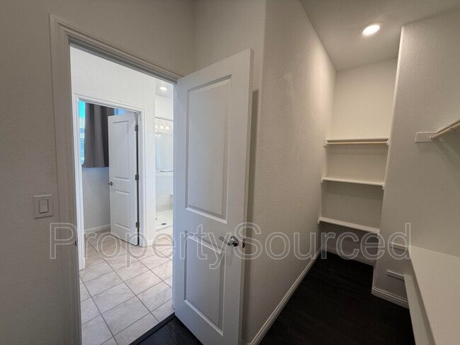 Building Photo - 2703 Rabbit Holw Dr