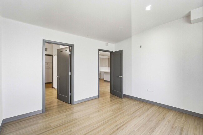 Building Photo - 1227 Rock Run Crossings Dr