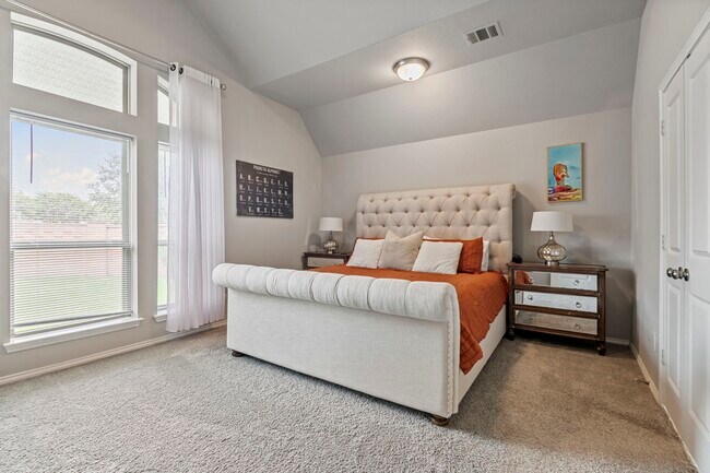 Building Photo - 23322 Amoroso St