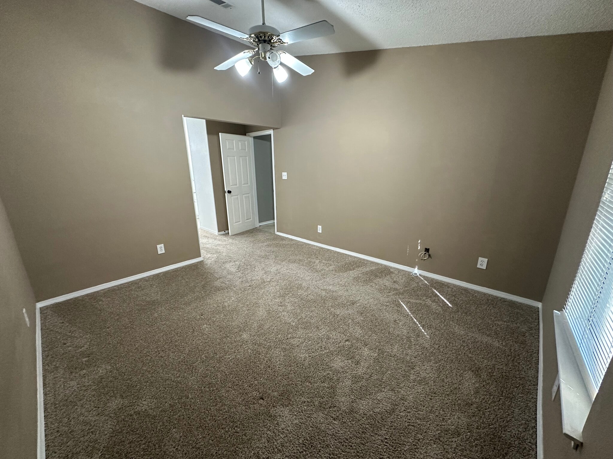 Building Photo - 2299 Scenic Hwy