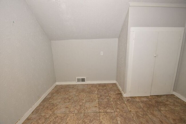 Building Photo - One bedroom apartment in River Park with U...