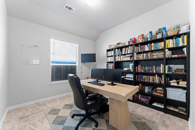 Building Photo - 40560 Goldeneye Pl