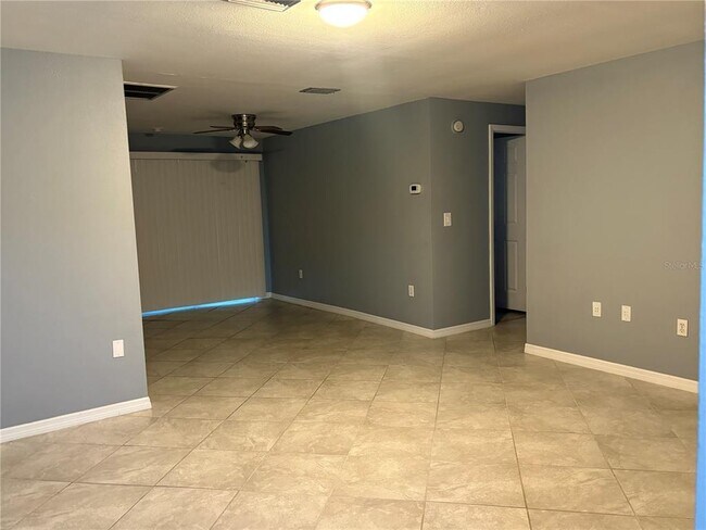 Building Photo - 1529 Larkin Rd