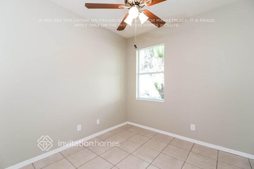 Building Photo - 6006 35th Ln E