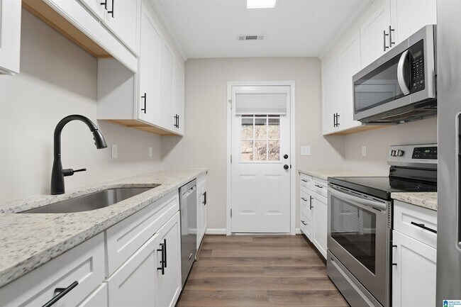 Building Photo - 2087 Montreat Cir