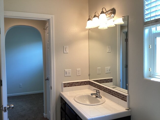 Building Photo - 7009 Harmony Dr