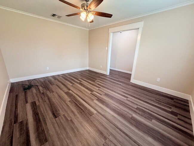 Building Photo - Spacious 3-Bedroom House in Lake Charles - Huge Backyard & Storage Shed