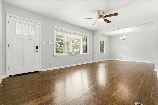 Building Photo - 2705 Lincoln Ct NW