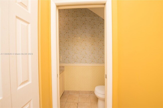 Building Photo - 731 SE 1st St