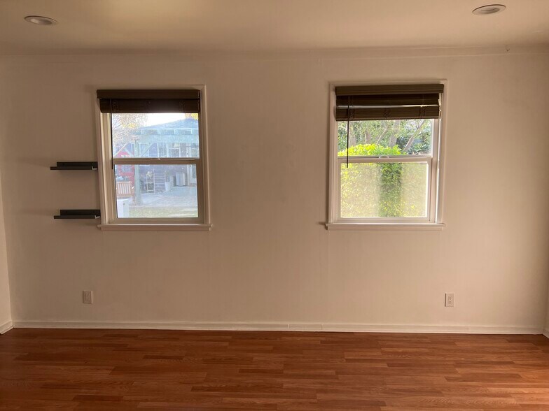 Building Photo - 14039 Gilmore St