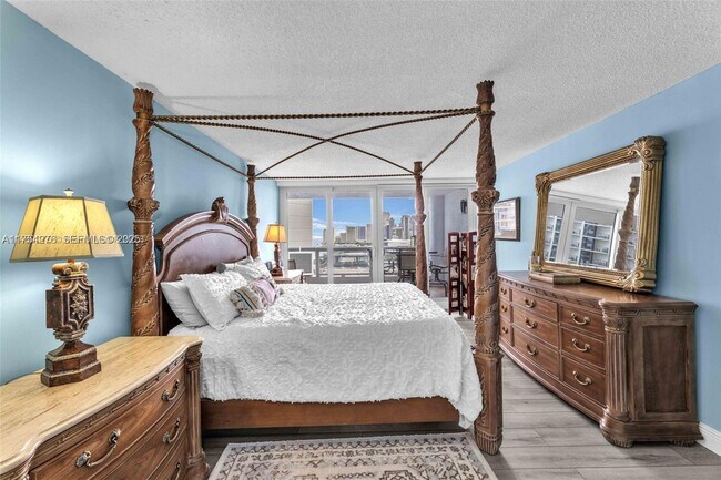 Building Photo - 1717 N Bayshore Dr