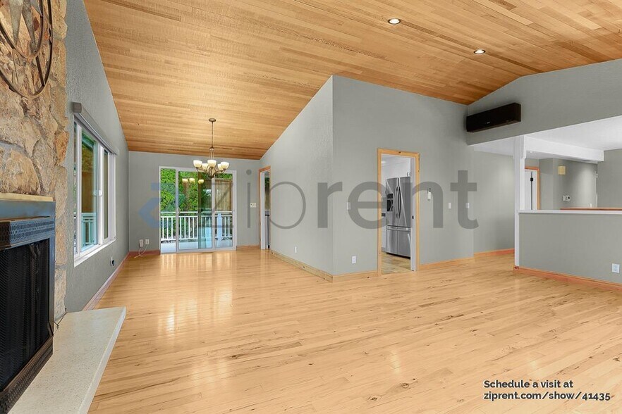Building Photo - 406 9th St