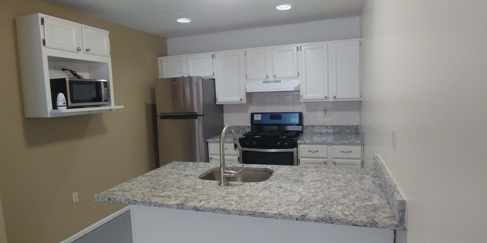 Building Photo - 4780 Summersweet Dr
