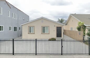 Building Photo - 844 W 54th St