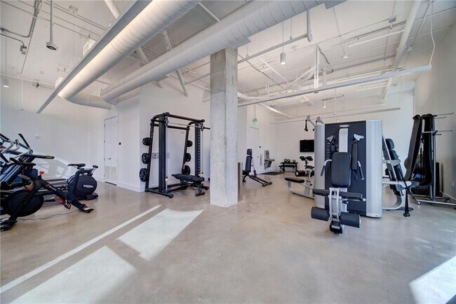 Building Photo - 900 S 1st St