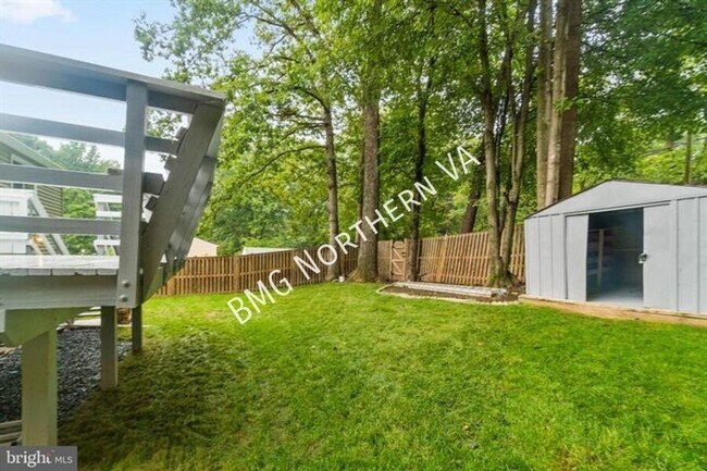 Building Photo - 8461 Yellow Leaf Ct