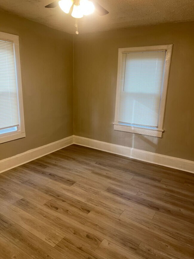 Building Photo - 2914 Winthrop Ave