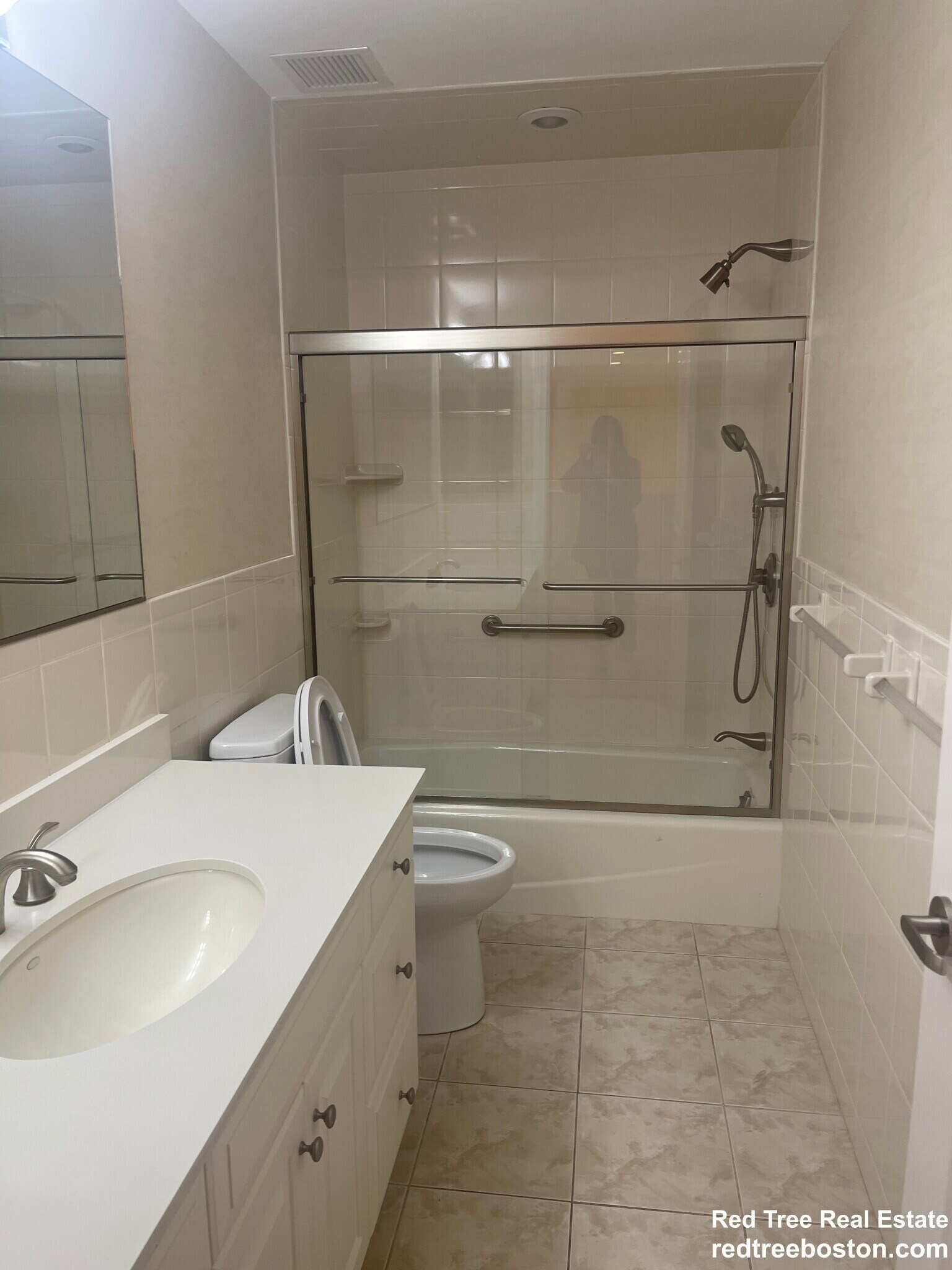 Building Photo - 901 W Roxbury Pky