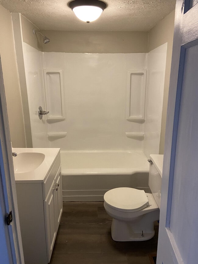 Building Photo - 735 Beechwood Ave