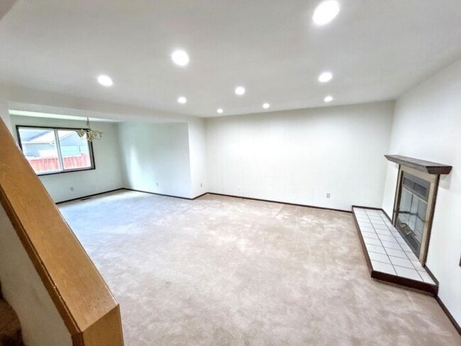 Building Photo - Beautiful 4 bed & 2 bath home in Kent WA!!