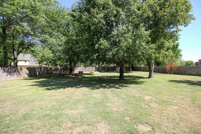 Building Photo - Space Galore In This Jenks South East Home!