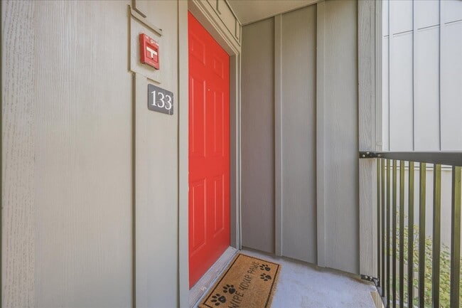 Building Photo - 4 Touchstone Dr