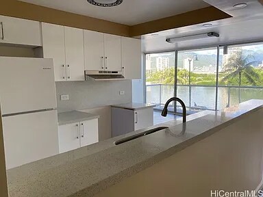 Building Photo - 2233 Ala Wai Blvd