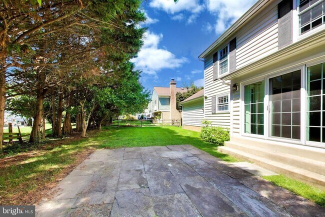 Building Photo - 991 Farm Haven Dr