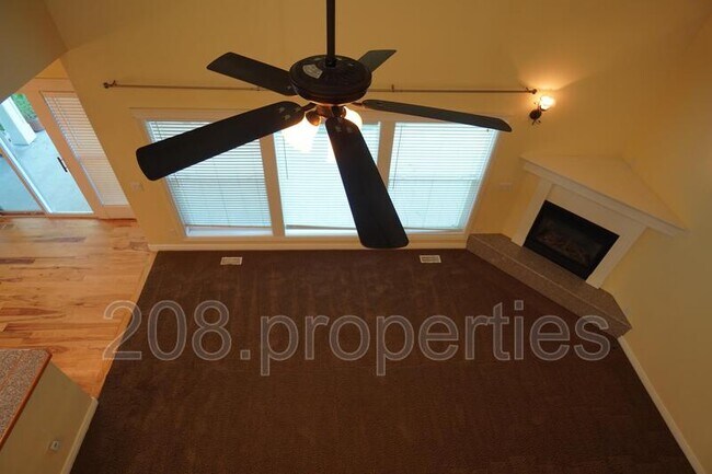 Building Photo - 871 N Grey Pebble Way