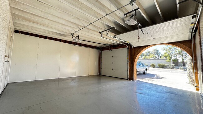 Building Photo - Eastside (Broadway/Harrison) 3 bedroom, 2 bath home, 2 car garage with workshop/storage, a/c and ...