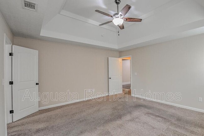 Building Photo - 1328 Royal Oak St