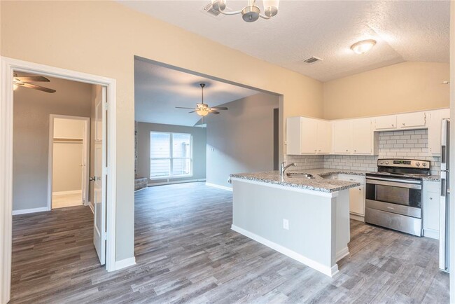 Building Photo - 9111 Goodmeadow Dr