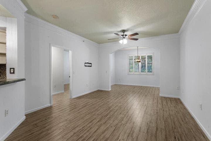 Building Photo - 10103 Myrtlewood Cir W