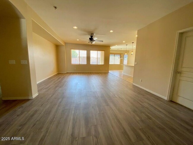 Building Photo - 2127 W Maya Way