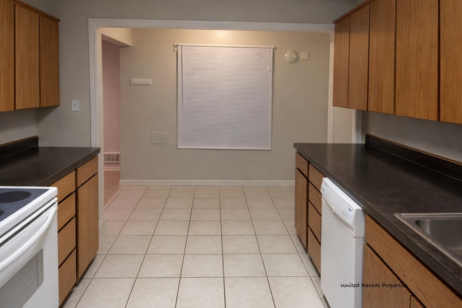 Building Photo - 690 Holbrook Drive