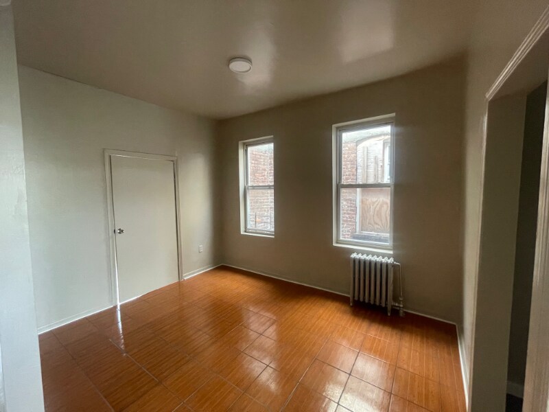 Building Photo - 636 Sheffield Ave