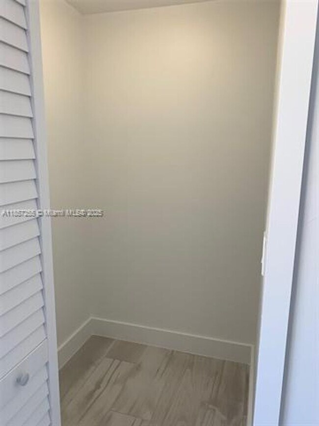 Building Photo - 6825 SW 45th Ln
