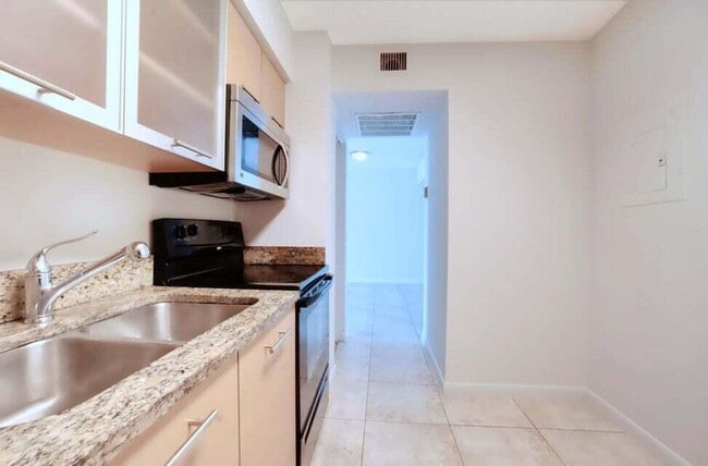 Building Photo - 3300 NE 192 St