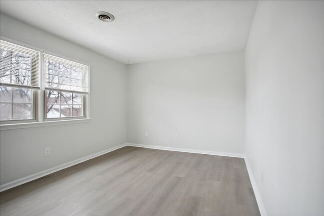 Building Photo - 5BR Back River Views | 2-Car Garage | Cul-de-Sac | Hampton VA