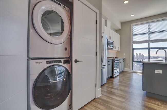 Building Photo - 32 Oakland Ave