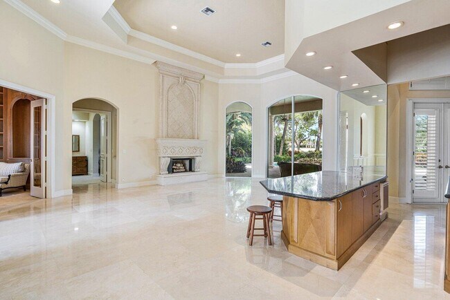 Building Photo - 1831 Sabal Palm Dr