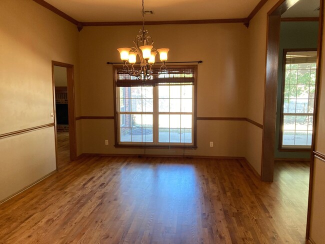 Building Photo - Gorgeous & Spacious 3 Bedroom Owasso Home-...