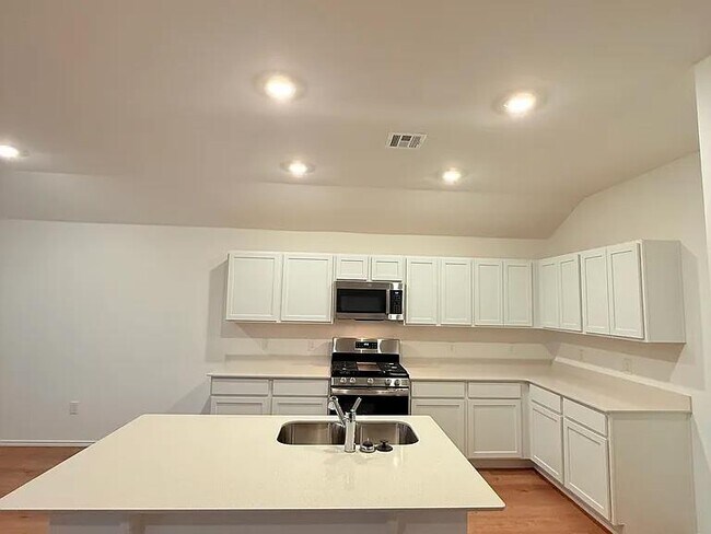 Building Photo - 1840 Black Poplar Wy