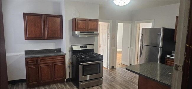 Building Photo - 51 Brayton St