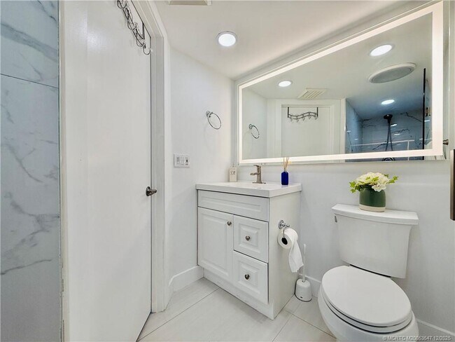 Building Photo - 8800 S Ocean Dr