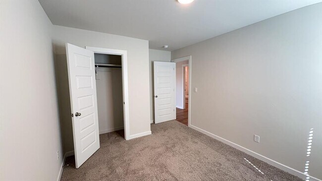 Building Photo - 10709 Red Thistle Dr