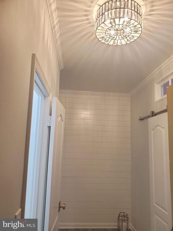 Building Photo - 1211 S Eads St