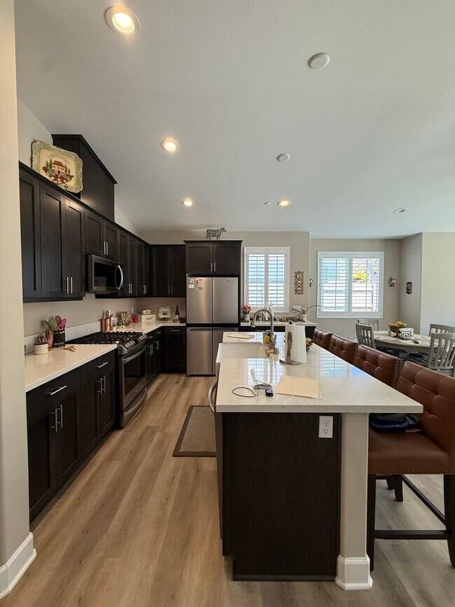 Building Photo - Beautiful Newer Meadows at Rice Ranch Sing...