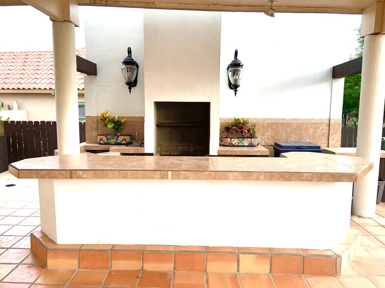 Chimney for BBQ - 2602 Deer Trl