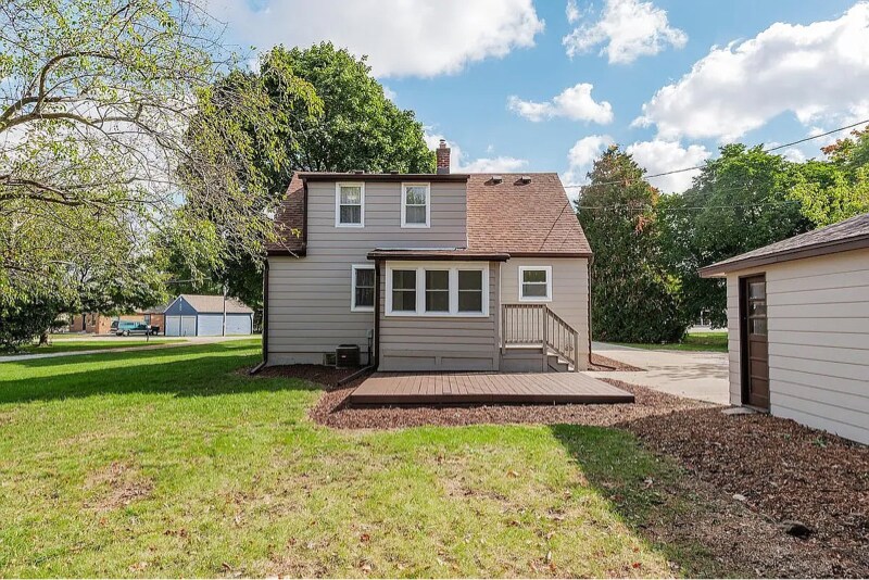 Building Photo - 4075 N 127th St